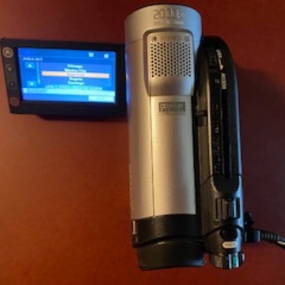 Sony DCR-DVD610 Handycam 40X Zoom Hybrid DVD Camcorder Camera - Picture 3 of 9